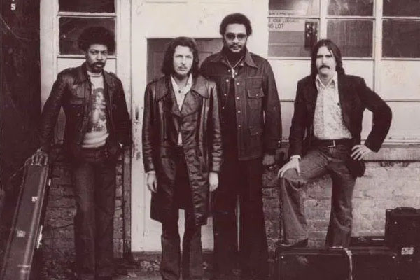 The Muscle Shoals Horns (Harrison Calloway*, Ronnie Eades, Charles Rose, Harvey Thompson)
