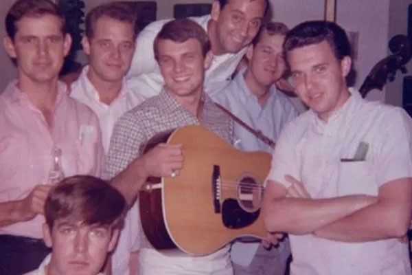 The Original Muscle Shoals Rhythm Section (David Briggs, Jerry Carrigan*, Norbert Putnam, Terry Thompson*, and friends Earl “Peanutt” Montgomery, Joe South*, Reggie Young*)